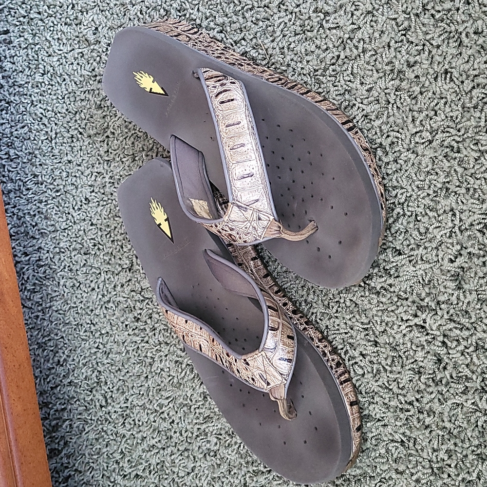 Voltaire flip flops